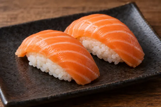 Nigiri de salmão (2)